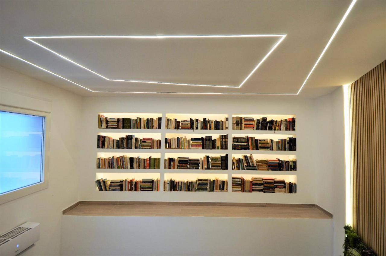 Biblioteca De Lujo En El Centro Historico De Malaga Lejlighed Eksteriør billede